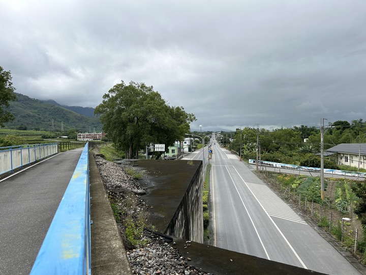 騎遊台灣最直長的公路(台9線)-月眉自行車道