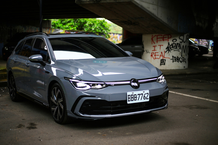 [開箱]福斯Volkswagen Golf 8 Variant - 終於實現我的旅行車Wagon Dream