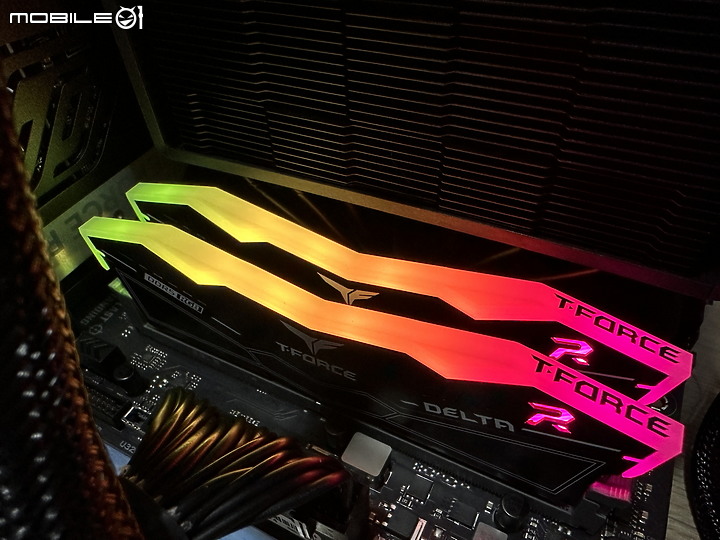 非二進制 DDR5 到來 T-FORCE DELTA RGB D5-7200 (24Gx2) 開箱