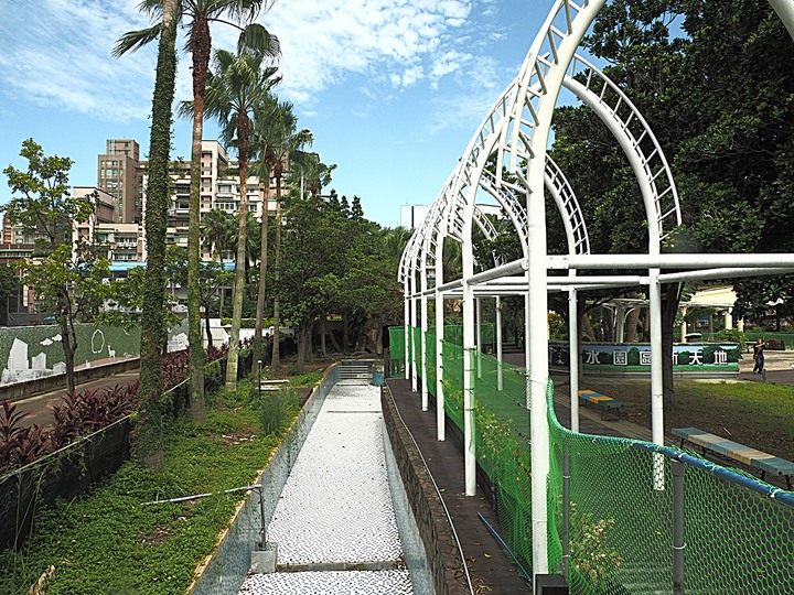嘉禾新村、臺北水道水源地 唧筒室(自來水博物館)、淨水池(觀音山蓄水池)、量水室 — 大臺北現存四座眷村之一與自來水系統之濫觴