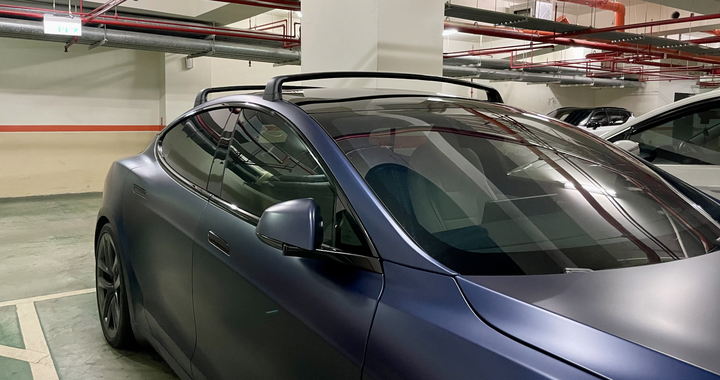 [開箱] 刷新三觀，信仰破壞！Tesla Model S Plaid
