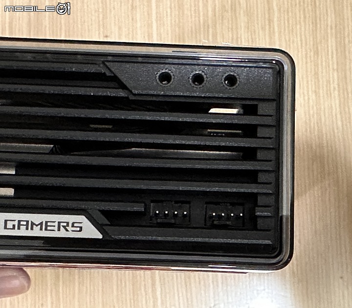 點我看大圖 殺雞用牛刀 ROG Strix GeForce RTX 4060 OC Edition 8GB 信仰之卡