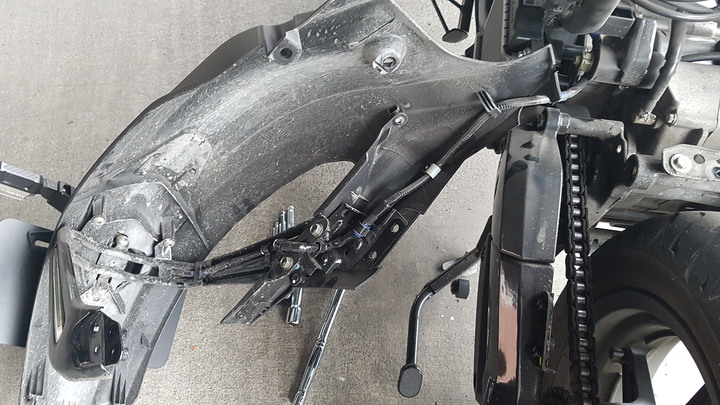 🛠️KRV Moto 版車牌架上移,還原 TCS 版式樣