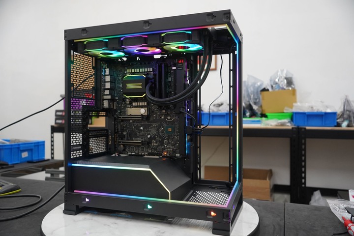 Phanteks 追風者 NV5 / Premium DRGB 套件 海景房直立式中塔機箱
