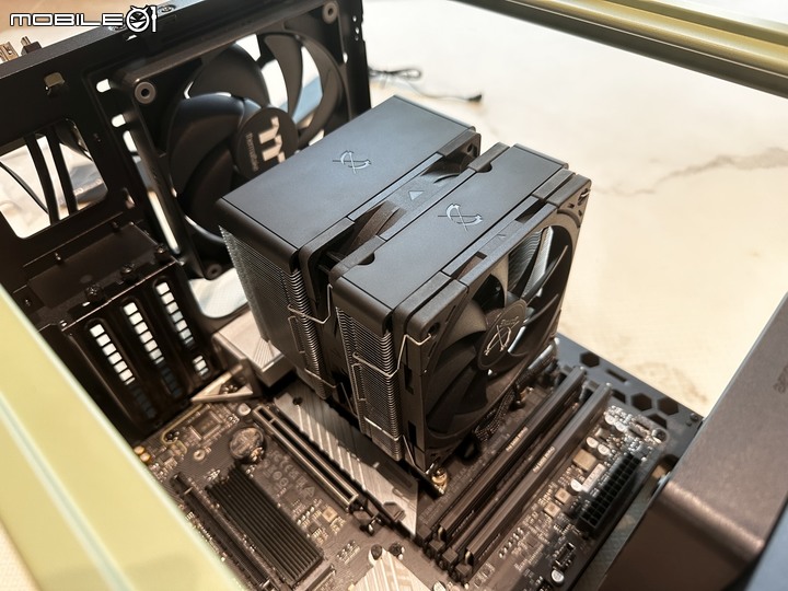 透視 The Tower 200迷你機殼 抹茶綠 +專用 LCD 面板模組