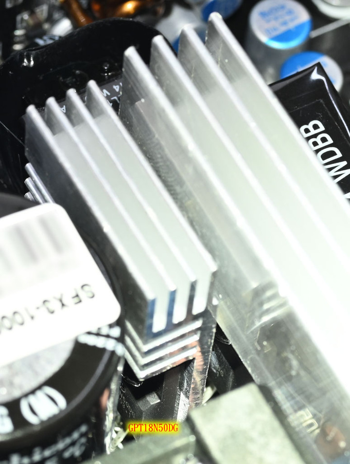 點我看大圖 Seasonic FOCUS ATX 3.0 GX-1000 1000W金牌全模組化電源開箱