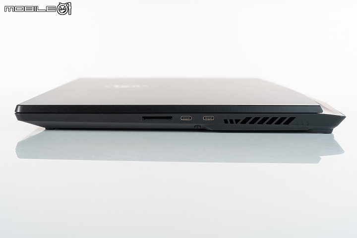MSI Stealth 17 Studio A13V 測試報告｜薄型機身釋放專業創作者效能