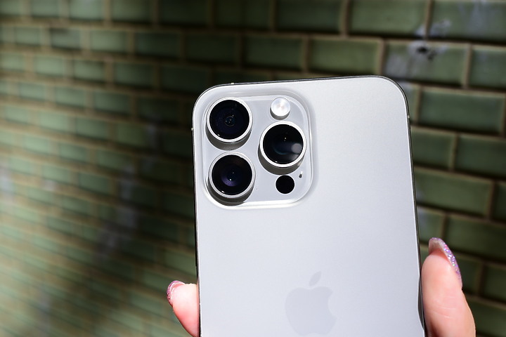點我看大圖 【小宅開箱】鈦色了!iPhone 15 Pro Max 使用心得老實說