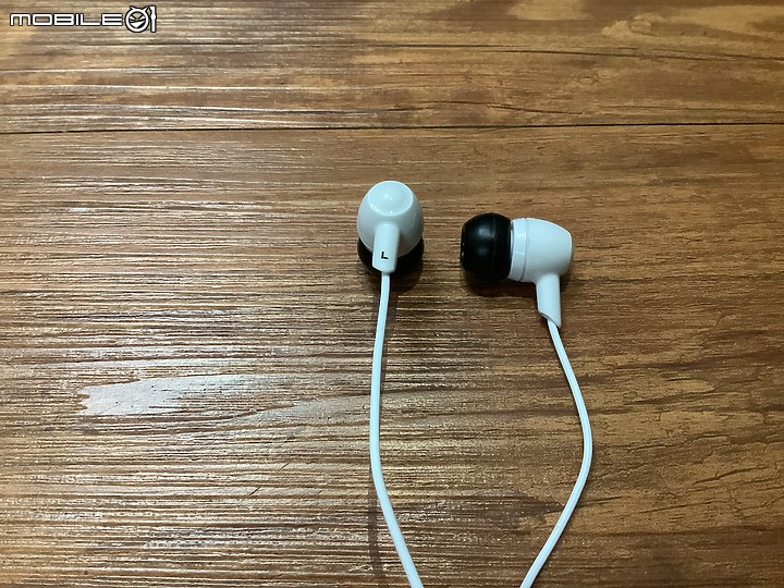 點我看大圖 Rocmy RP1 耳機開箱評測-令人驚豔的千元入耳式耳機
