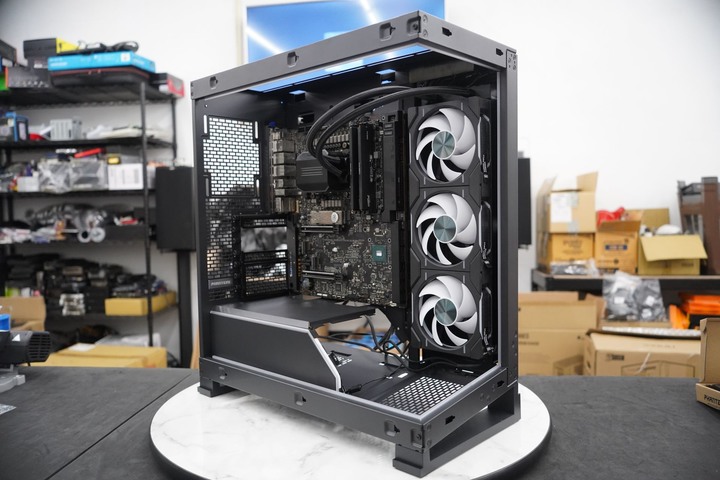 Phanteks 追風者 NV5 / Premium DRGB 套件 海景房直立式中塔機箱