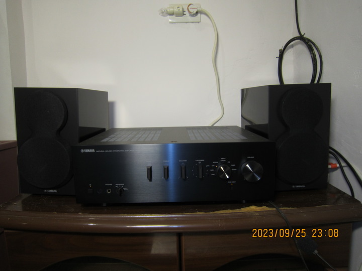 【開箱】山葉YAMAHA A-S301 綜合擴大機與山葉YAMAHA NS-BP200喇叭