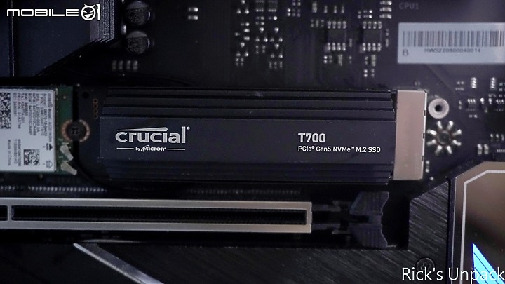 點我看大圖 【開箱】全球真正首款Gen5 SSD|Micron Crucial T700 Gen5 SSD 1TB