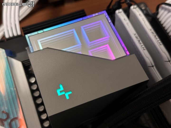無限鏡方塊!九州風神LT720 360mm水冷散熱器