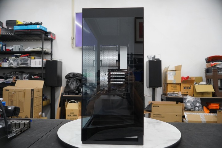 Phanteks 追風者 NV5 / Premium DRGB 套件 海景房直立式中塔機箱