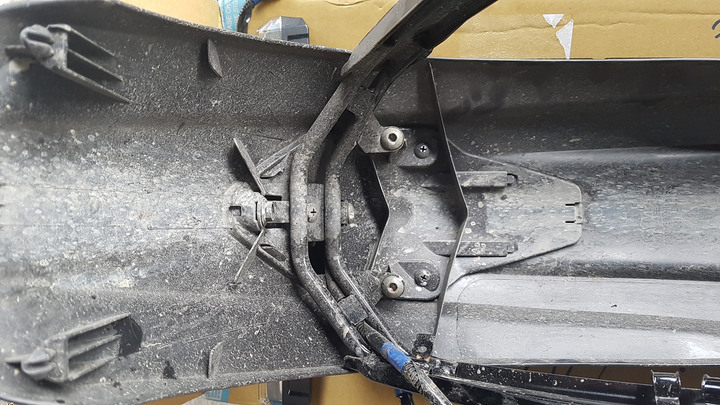 🛠️KRV Moto 版車牌架上移,還原 TCS 版式樣