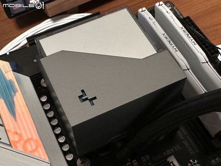 無限鏡方塊!九州風神LT720 360mm水冷散熱器