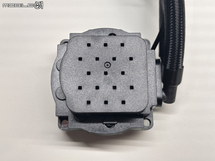無限鏡方塊!九州風神LT720 360mm水冷散熱器
