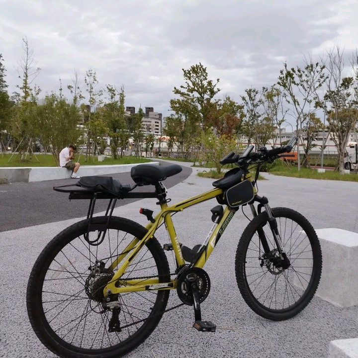 請益，我有一台公路自行車電輔車想裝上電池，不知有沒店家或高手可幫忙