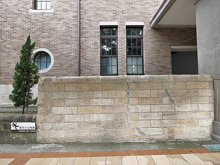 文萌樓、原臺北北警察署、新芳春行、老建築咖啡館群,外掛阿桐阿寶四神湯+大埔鐵板燒— 大稻埕臺北橋頭散策 第二部