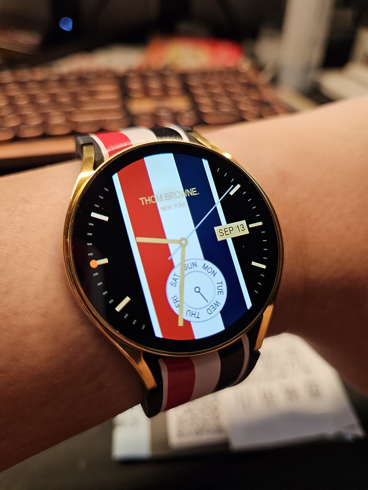 點我看大圖 等了兩年!Galaxy Z Fold5 Thom Browne,終於買到了!(不專業開箱)