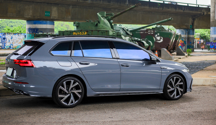 [開箱]福斯Volkswagen Golf 8 Variant - 終於實現我的旅行車Wagon Dream