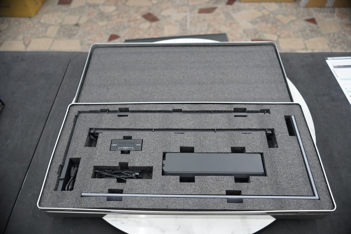 Phanteks 追風者 NV5 / Premium DRGB 套件 海景房直立式中塔機箱
