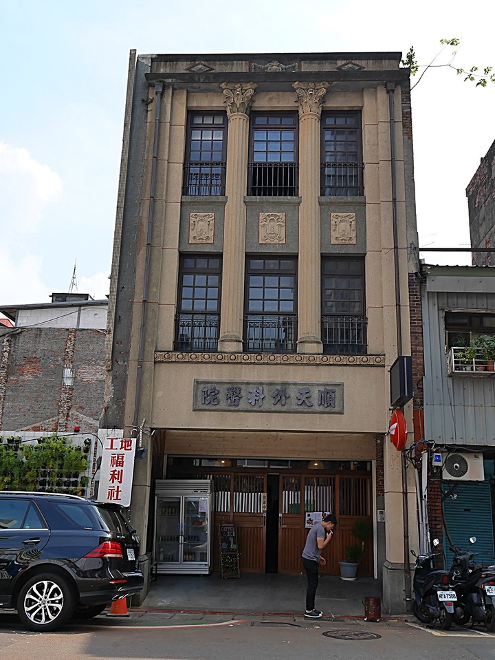 文萌樓、原臺北北警察署、新芳春行、老建築咖啡館群，外掛阿桐阿寶四神湯+大埔鐵板燒— 大稻埕臺北橋頭散策 第二部