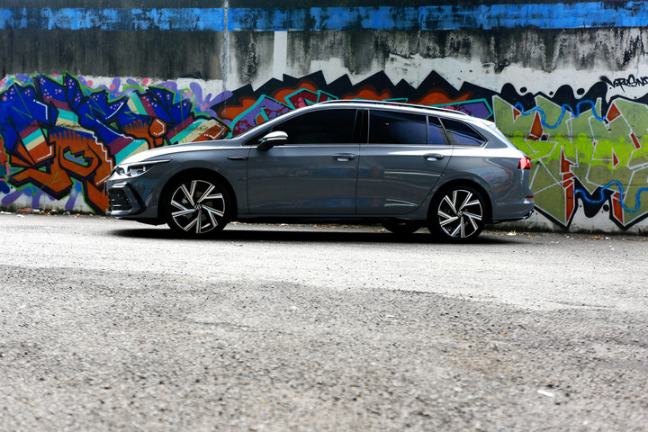 [開箱]福斯Volkswagen Golf 8 Variant - 終於實現我的旅行車Wagon Dream