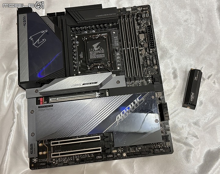 [開箱] 世界最快 Gen 5 SSD 高速時代來臨 Crucial T700 領頭羊先驅