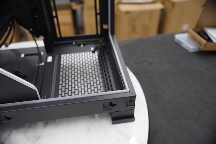 Phanteks 追風者 NV5 / Premium DRGB 套件 海景房直立式中塔機箱