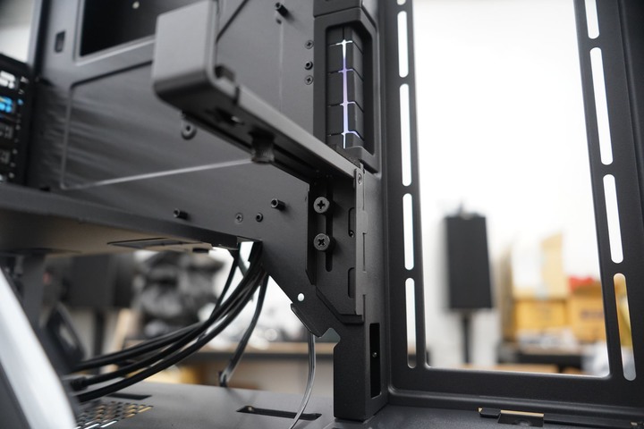 Phanteks 追風者 NV5 / Premium DRGB 套件 海景房直立式中塔機箱