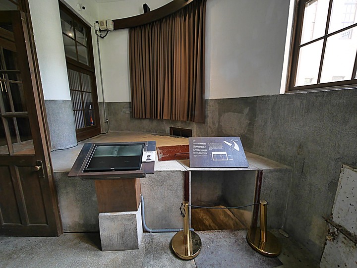 文萌樓、原臺北北警察署、新芳春行、老建築咖啡館群,外掛阿桐阿寶四神湯+大埔鐵板燒— 大稻埕臺北橋頭散策 第二部