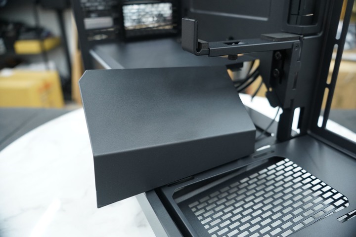 Phanteks 追風者 NV5 / Premium DRGB 套件 海景房直立式中塔機箱
