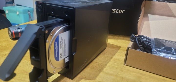我的NAS世代交替 - ASUSTOR, QNAP 和全新的 ASUSTOR AS5402T