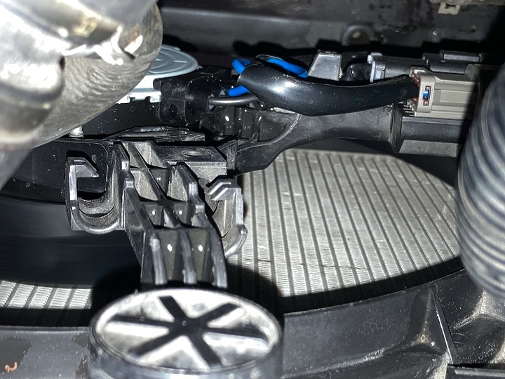 第一代後期Nissan Juke引擎散熱風扇更換