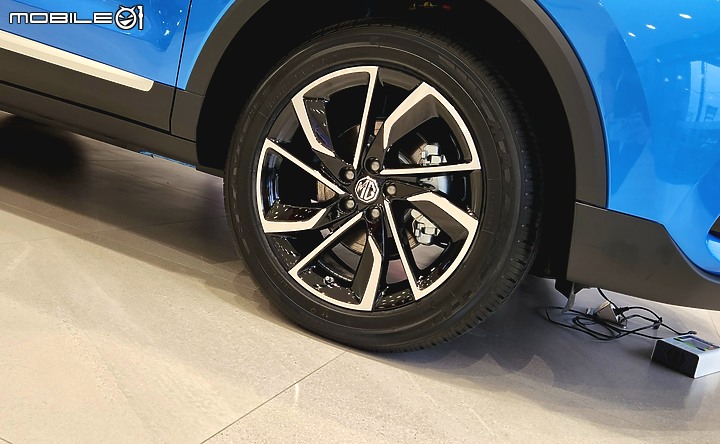點我看大圖 MG ZS 展間賞車