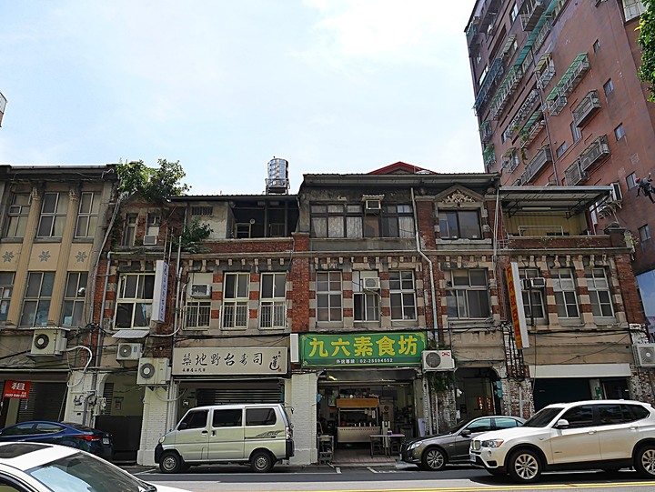 大稻埕教會、延平教會、大稻埕慈聖宮、涼州街街屋與原永樂公學校校舍 — 臺北橋下之大稻埕散策 第一部