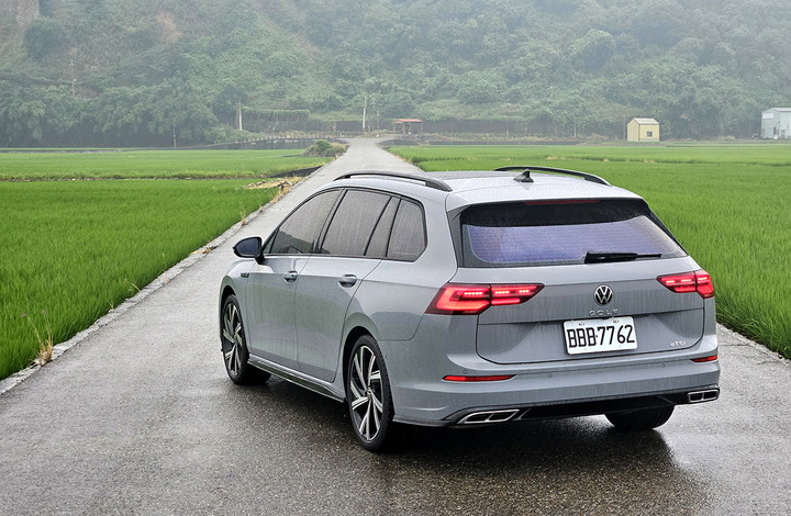 [開箱]福斯Volkswagen Golf 8 Variant - 終於實現我的旅行車Wagon Dream
