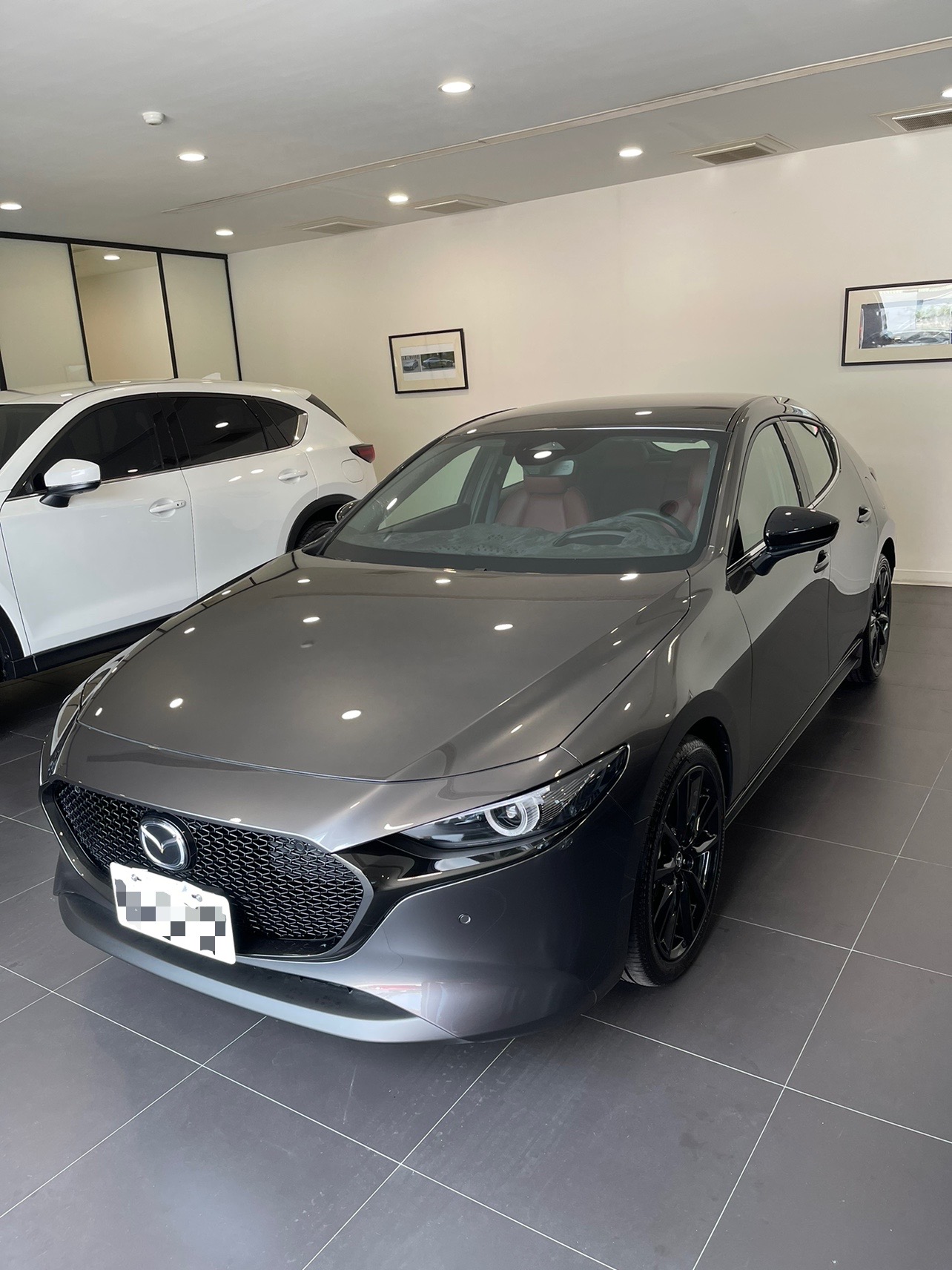 前賓士車主微開箱2024 Mazda 3 5D 20S Signature 選配 Carbon Edition+ Package 及初步心得 ...