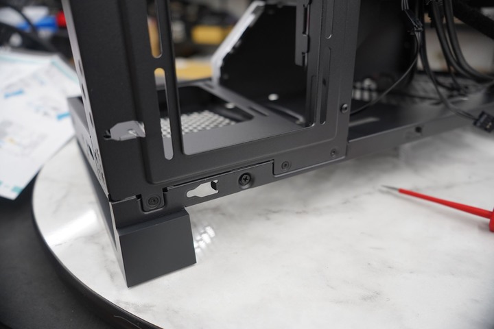 Phanteks 追風者 NV5 / Premium DRGB 套件 海景房直立式中塔機箱