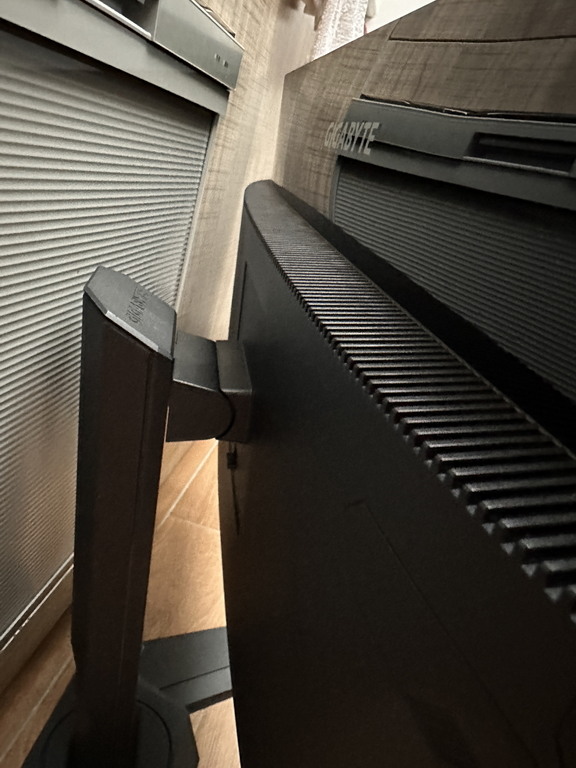 技嘉 M32U 4k144 Gaming Monitor 換機入手隨意開箱