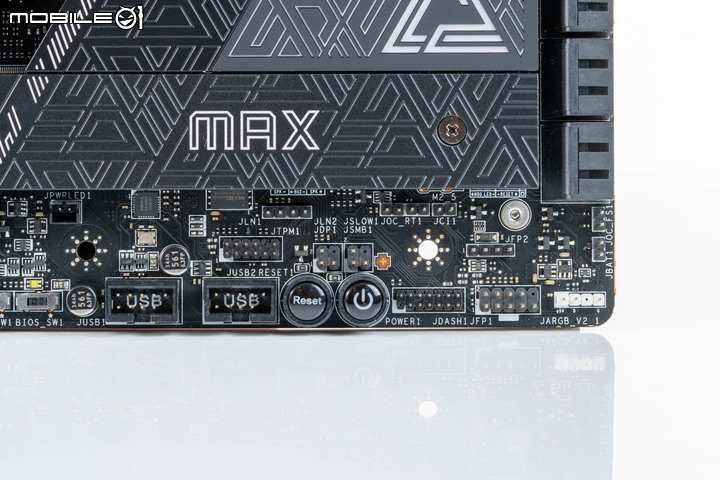 微星 MEG Z790 ACE MAX 主機板開箱 以先進超頻設定應對次代處理器的高階主力