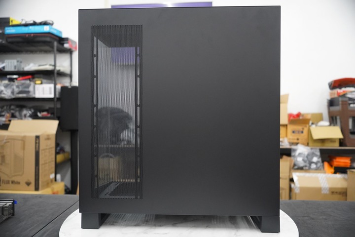Phanteks 追風者 NV5 / Premium DRGB 套件 海景房直立式中塔機箱