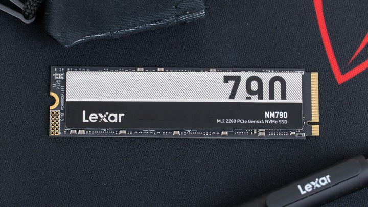 點我看大圖 「開箱」Lexar NM790 4TB - 誰說便宜不能有速度?低價 PCI-E Gen4 遊戲碟