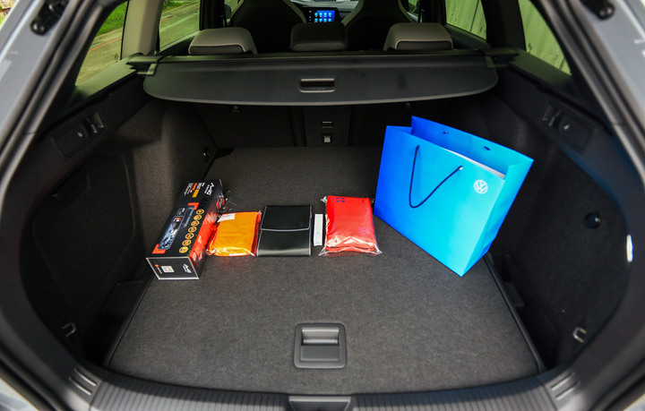 [開箱]福斯Volkswagen Golf 8 Variant - 終於實現我的旅行車Wagon Dream