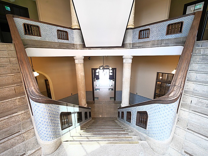 文萌樓、原臺北北警察署、新芳春行、老建築咖啡館群,外掛阿桐阿寶四神湯+大埔鐵板燒— 大稻埕臺北橋頭散策 第二部