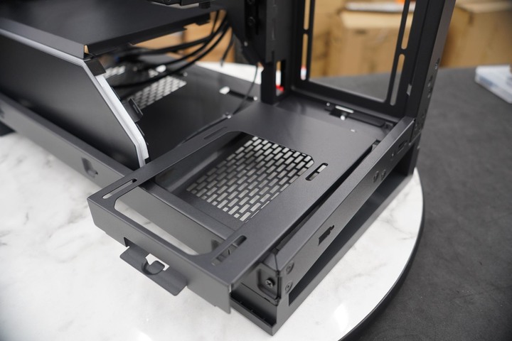 Phanteks 追風者 NV5 / Premium DRGB 套件 海景房直立式中塔機箱