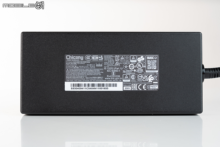 MSI Stealth 17 Studio A13V 測試報告｜薄型機身釋放專業創作者效能