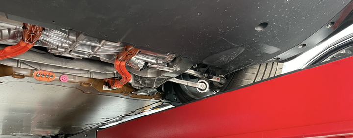 [開箱] 刷新三觀，信仰破壞！Tesla Model S Plaid