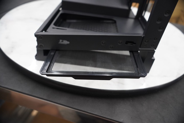 Phanteks 追風者 NV5 / Premium DRGB 套件 海景房直立式中塔機箱